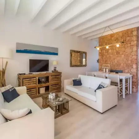 Coastal With Modern Space *